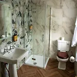 Гостевой дом Hill House Кашел