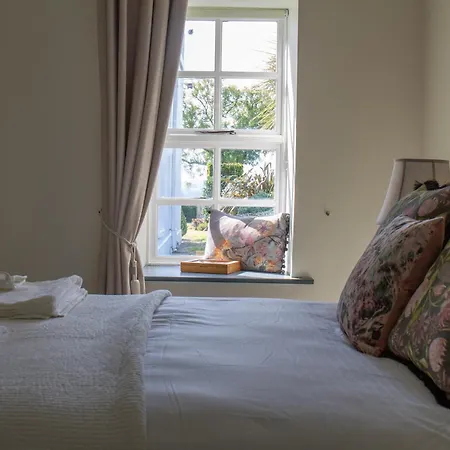 Guest house Hill House *