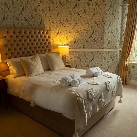 Hill House Guest house 4*