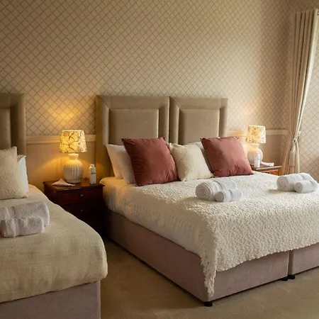 Guest house Hill House 4*